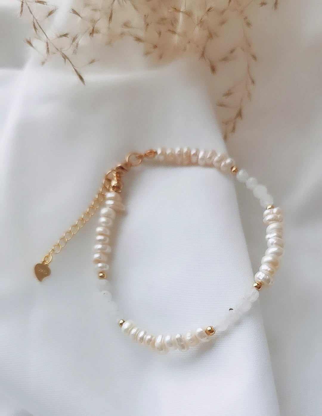 Moonstone and pearl bracelet
