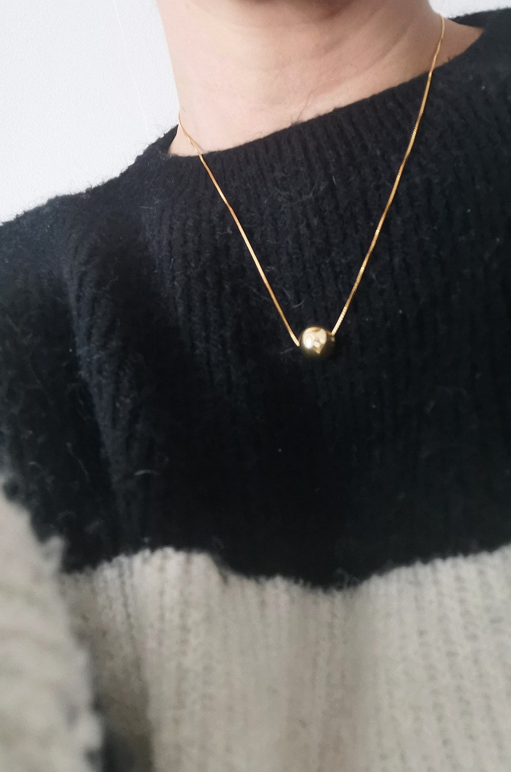 Bubble gold bead necklace