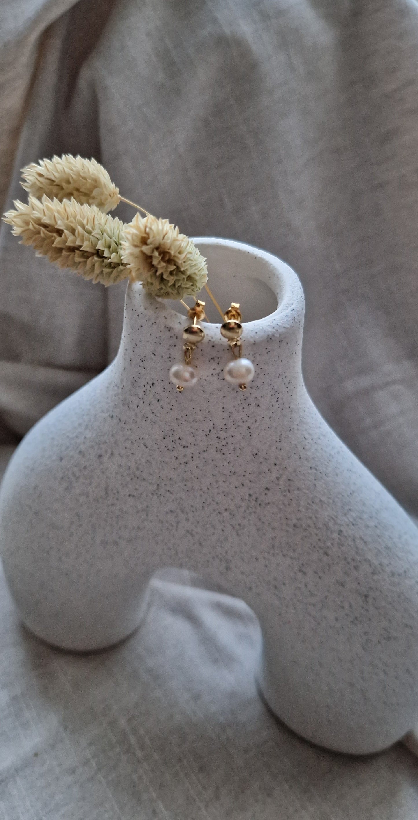 Mini Pearl earrings